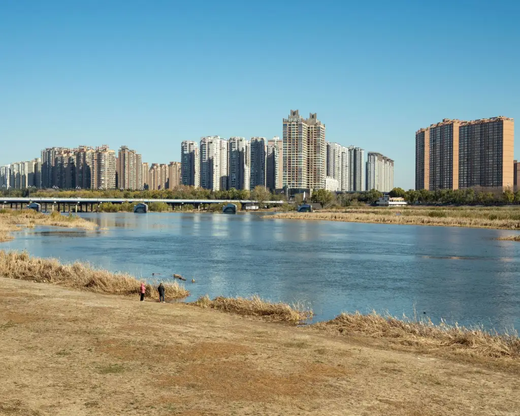 压力传感器与温度传感器选型对比：工业控制场景下的精度与稳定性考量