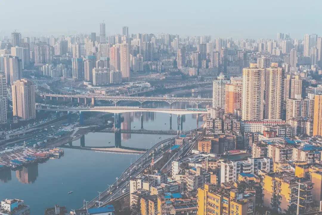 压力传感器与温度传感器选型对比：工业控制场景下的精度与稳定性考量